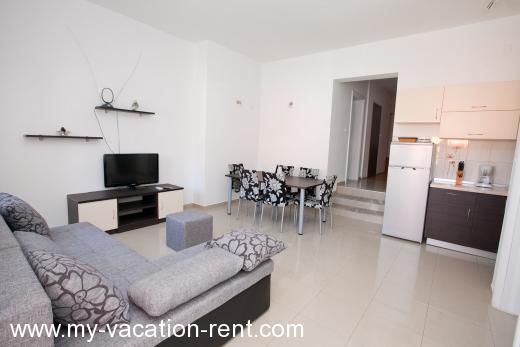 Apartmaji holiday house 25 m from sea Hrvaška - Dalmacija - Zadar - Bibinje - apartma #1180 Slika 1