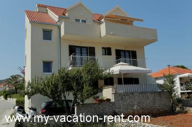 Apartmaji Mira - 50 m from beach: Hrvaška - Dalmacija - Otok Brac - Supetar - apartma #1392 Slika 3