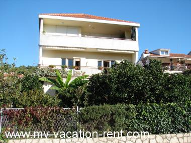 Apartmaji Laura - 20m from the sea  Hrvaška - Istra - Umag - Trogir - apartma #1486 Slika 2