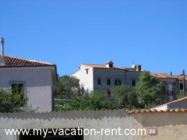 Apartmaji Mici 1 - great location and relaxing: Hrvaška - Kvarner - Otok Cres - Cres - apartma #2290 Slika 1