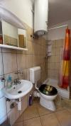 Apartmaji Dalibor - 5m from the sea with parking: A7(4)