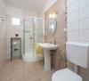 A2(2+2) Hrvaška - Dalmacija - Trogir - Vinisce - apartma #7390 Slika 12