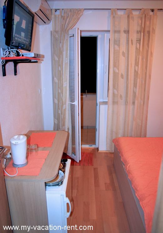 Soba 2+0 Hrvaška - Dalmacija - Makarska - Tucepi - apartma #82 Slika 2
