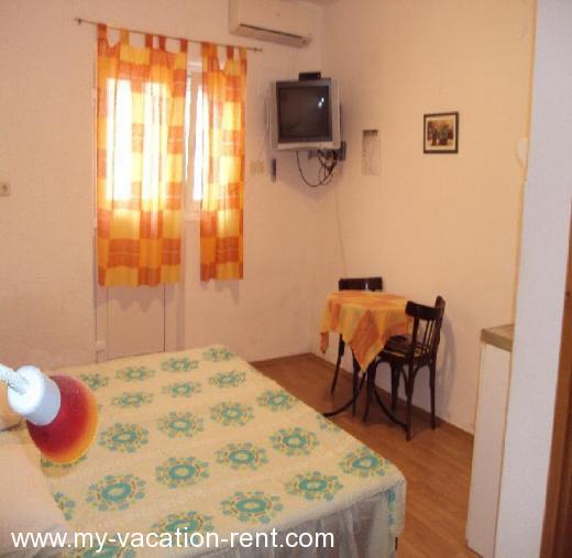 Apartma Kastel Kambelovac Split Dalmacija Hrvaška #928